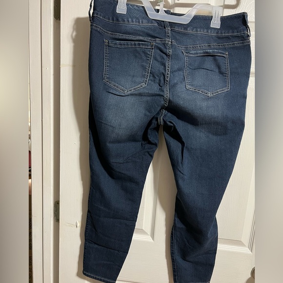 Torrid Skinny Jeans. - Picture 2 of 3